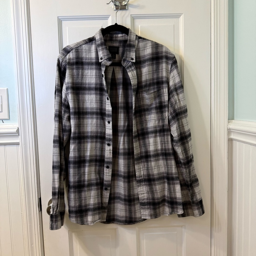 14th & Union Black and Gray Casual Button Down Shirt